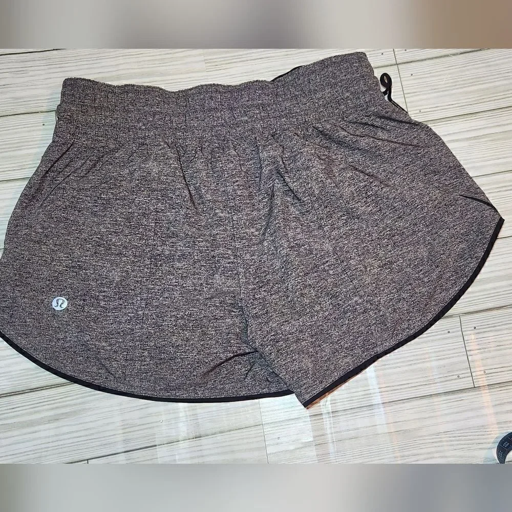Lululemon Athletica Choose a Side Shorts Black and Heather Gray Size 4